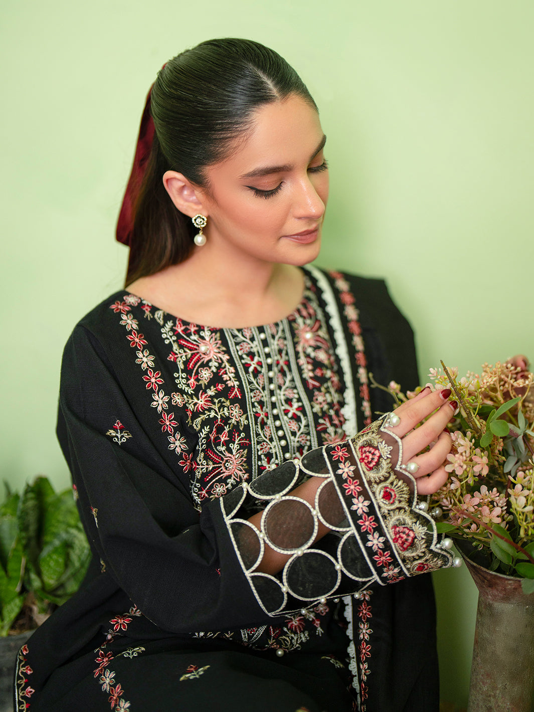 Mahnur | Leila Winter 24 | Bianca