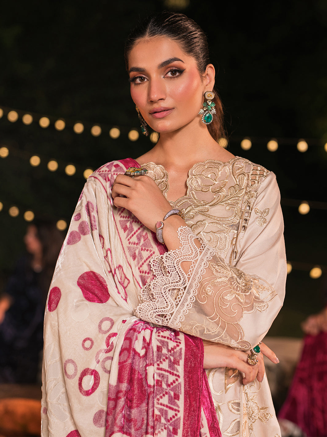 Mahnur | Nazakat Luxury Winter | VELIS