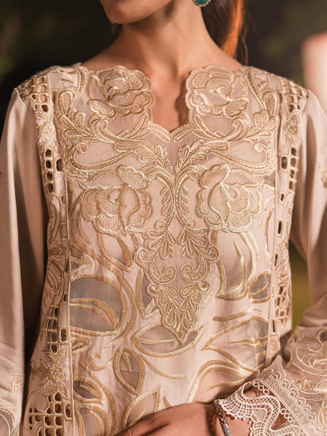 Mahnur | Nazakat Luxury Winter | VELIS
