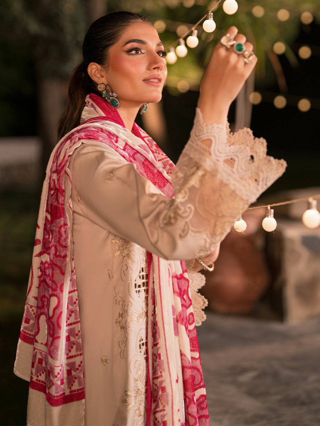 Mahnur | Nazakat Luxury Winter | VELIS