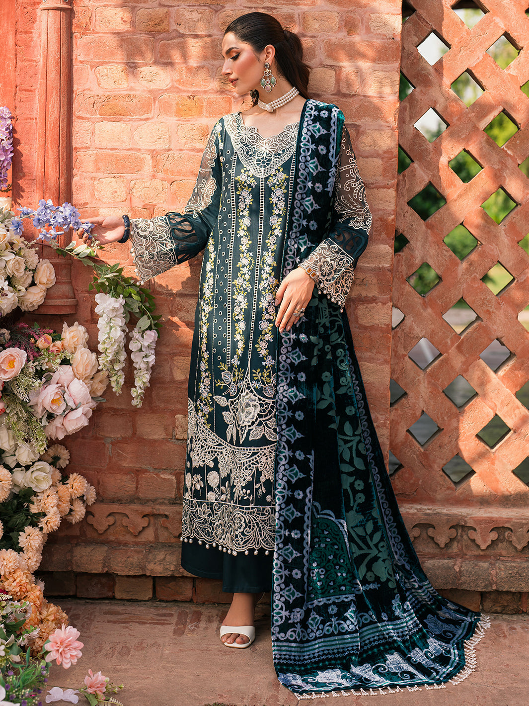 Mahnur | Nazakat Luxury Winter | ELYS