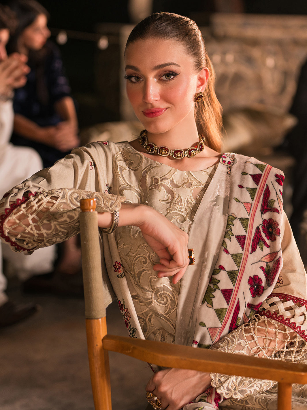 Mahnur | Nazakat Luxury Winter | KIVA