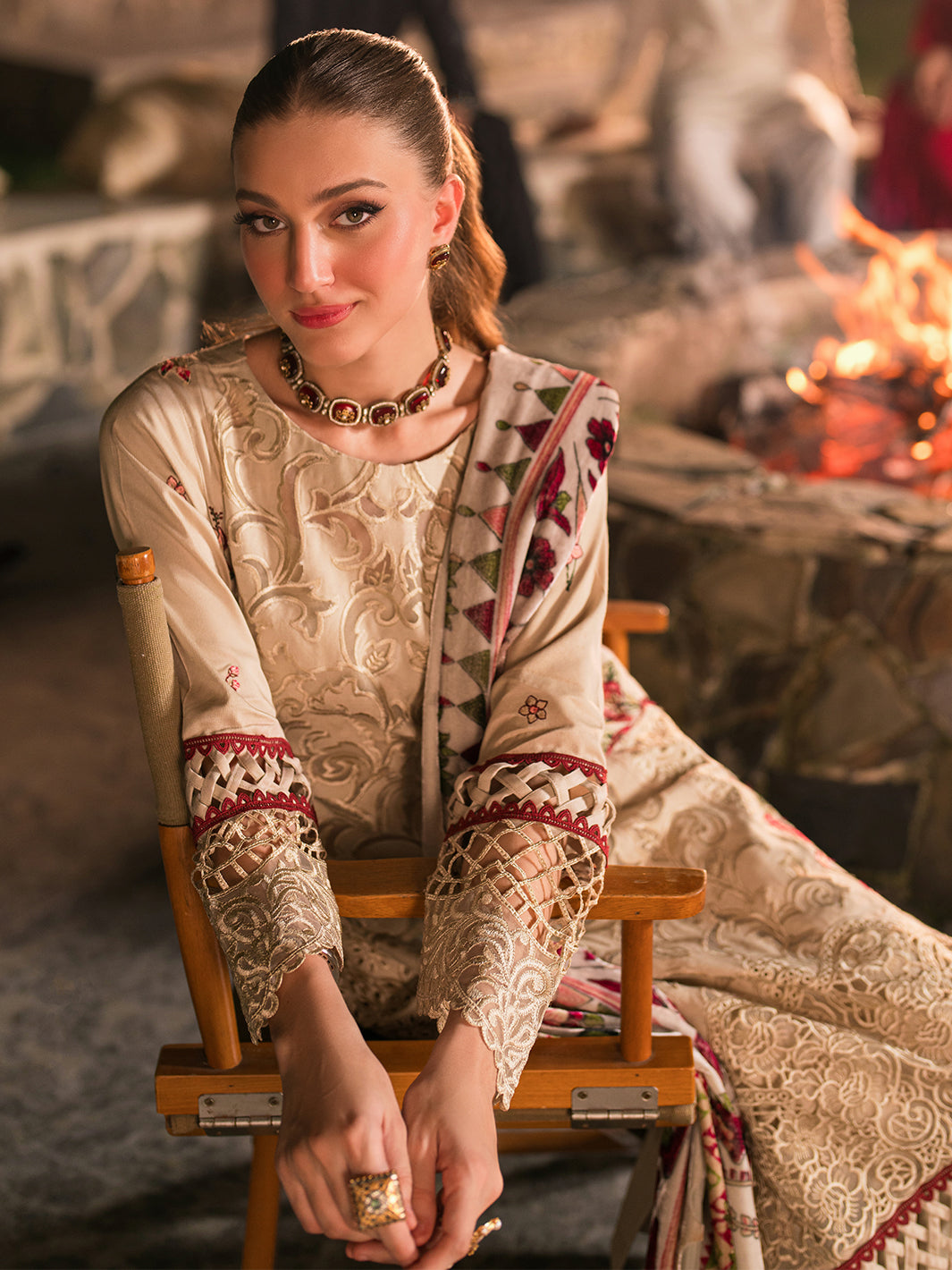 Mahnur | Nazakat Luxury Winter | KIVA