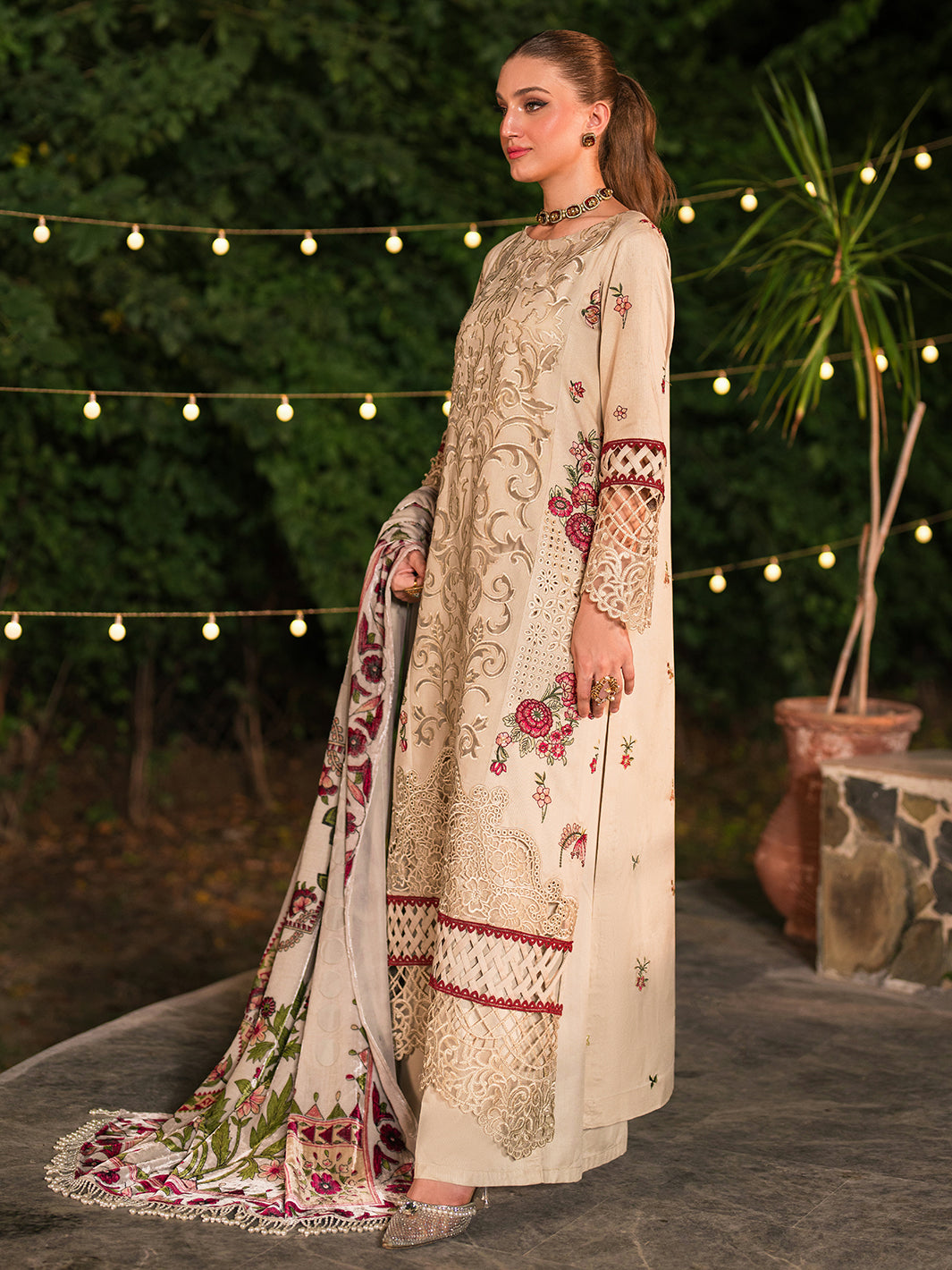 Mahnur | Nazakat Luxury Winter | KIVA