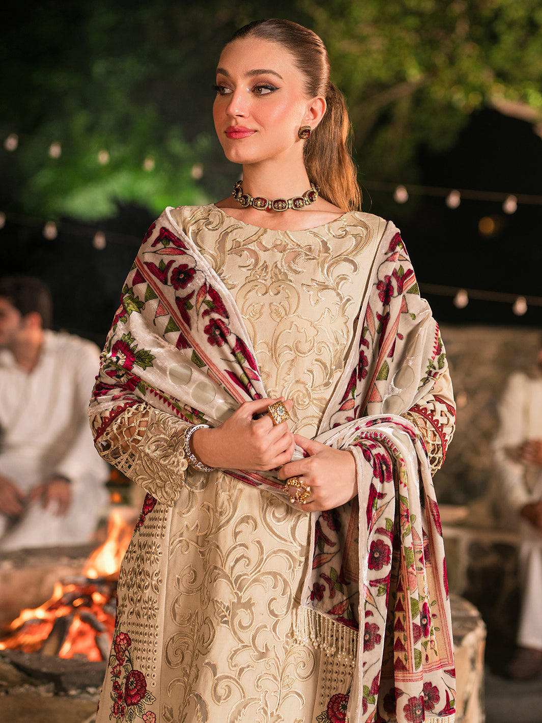 Mahnur | Nazakat Luxury Winter | KIVA
