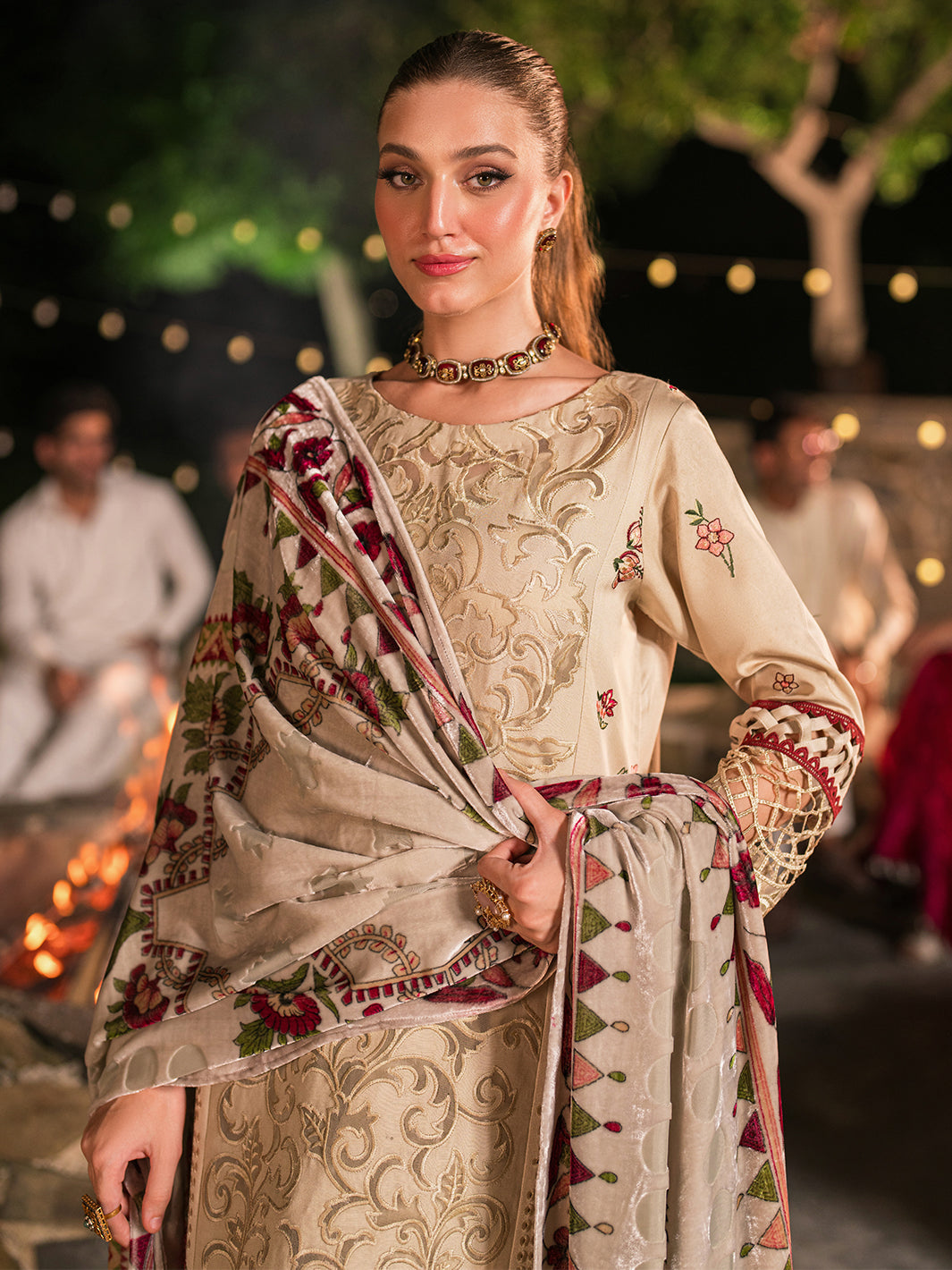 Mahnur | Nazakat Luxury Winter | KIVA