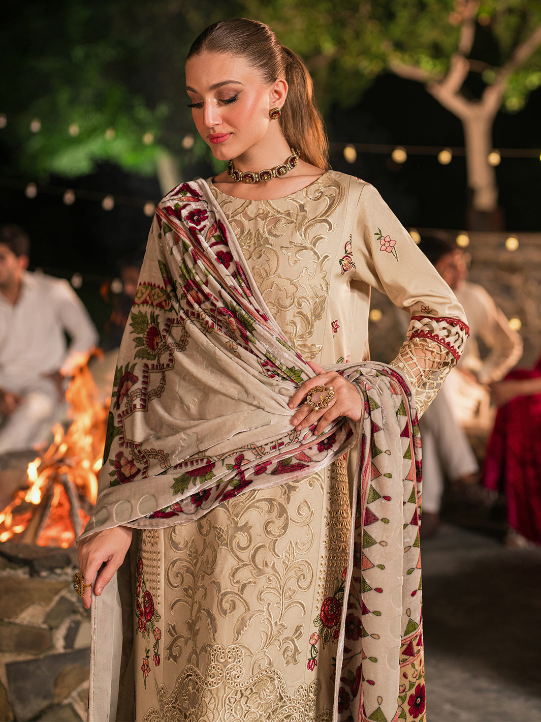 Mahnur | Nazakat Luxury Winter | KIVA