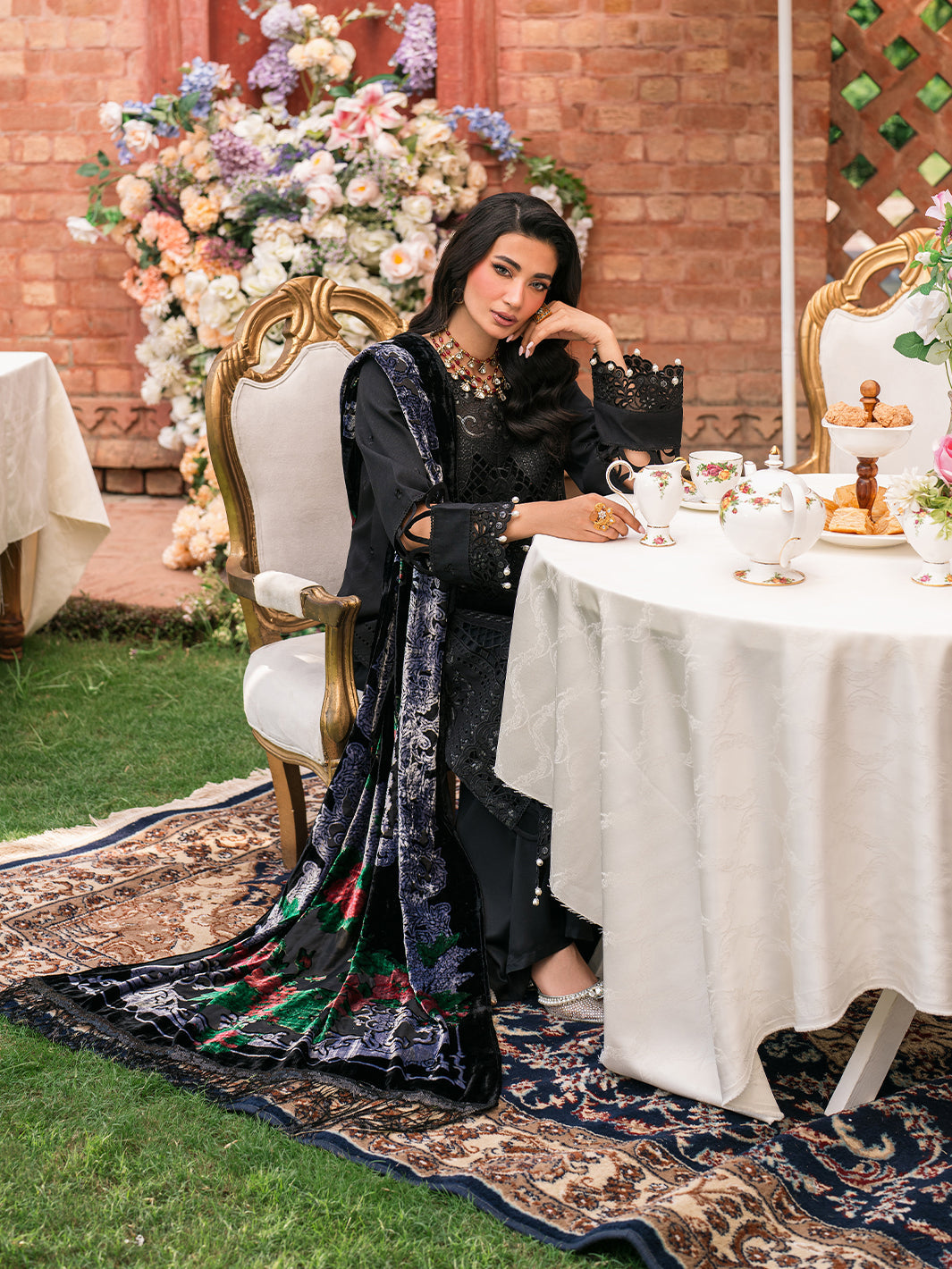 Mahnur | Nazakat Luxury Winter | LUMI