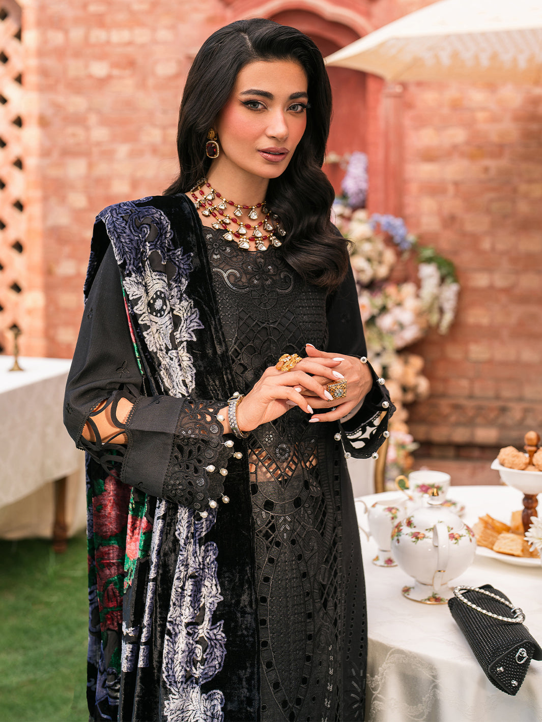 Mahnur | Nazakat Luxury Winter | LUMI
