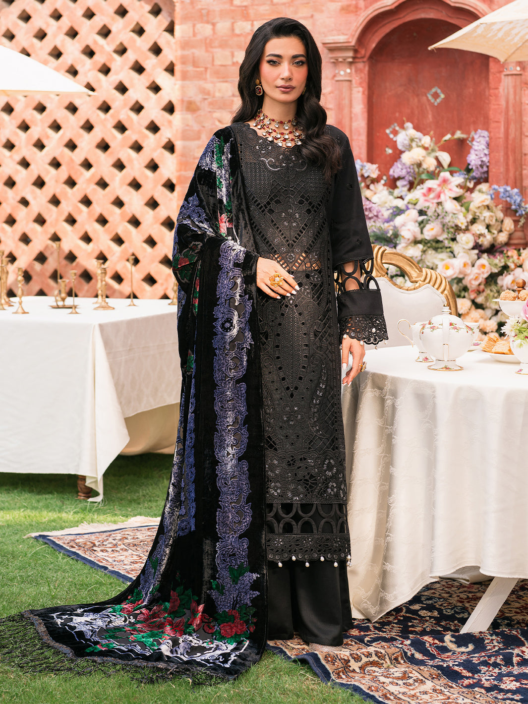 Mahnur | Nazakat Luxury Winter | LUMI