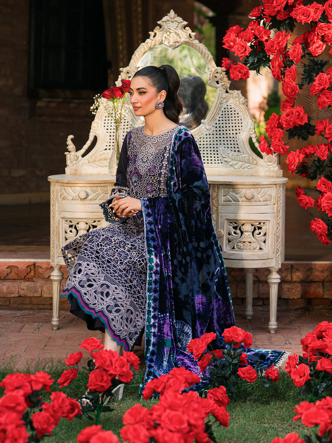 Mahnur | Nazakat Luxury Winter | MIRA