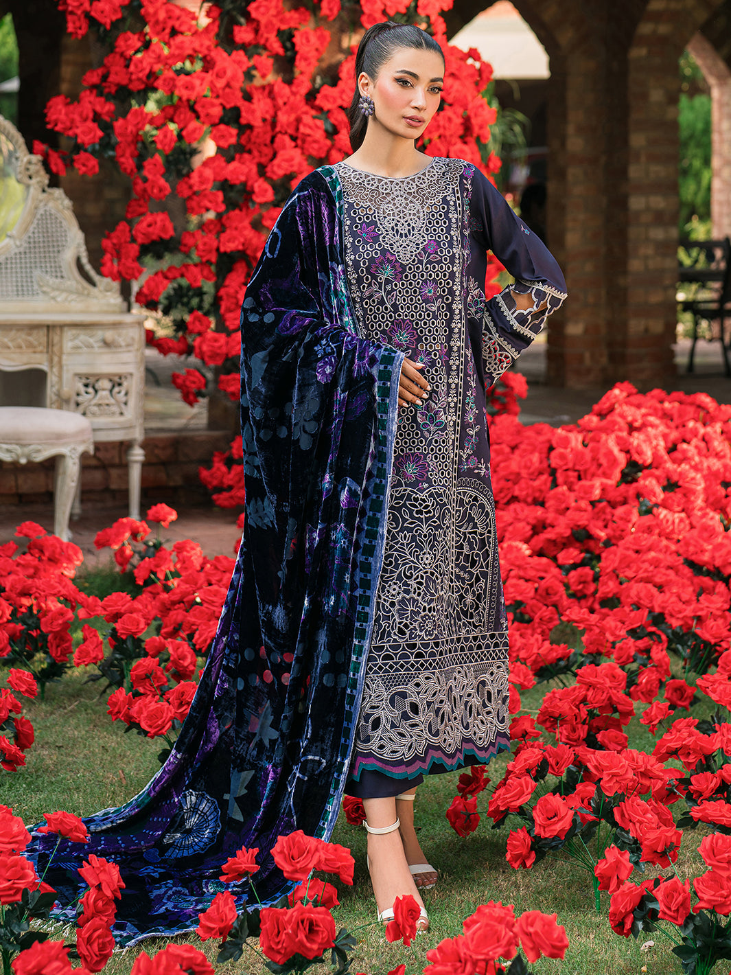 Mahnur | Nazakat Luxury Winter | MIRA