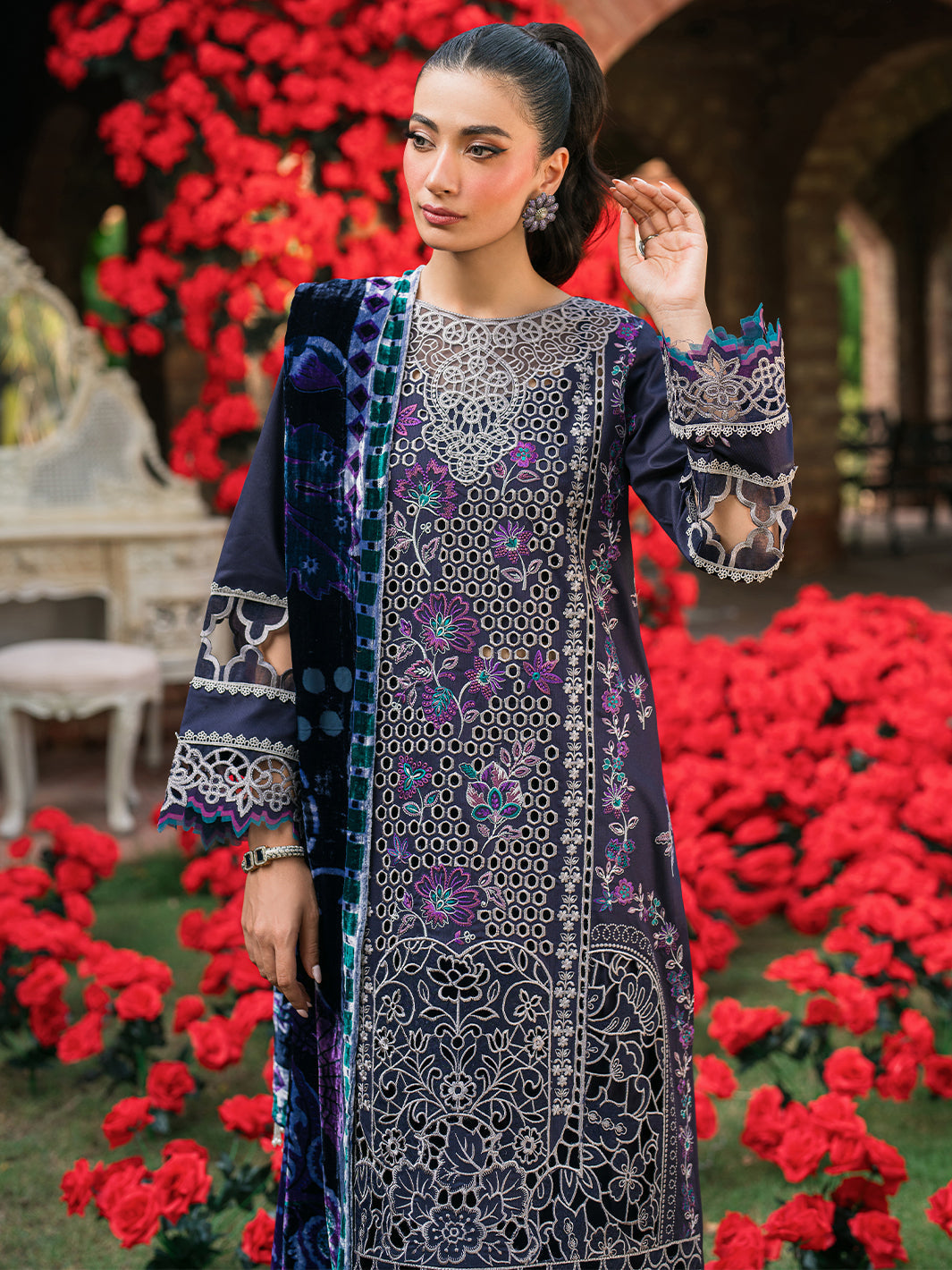 Mahnur | Nazakat Luxury Winter | MIRA