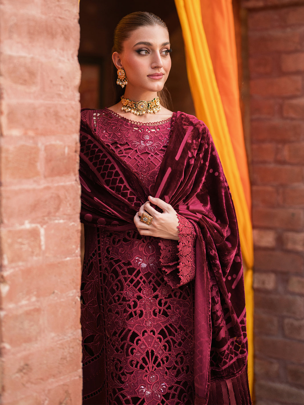 Mahnur | Nazakat Luxury Winter | REINA