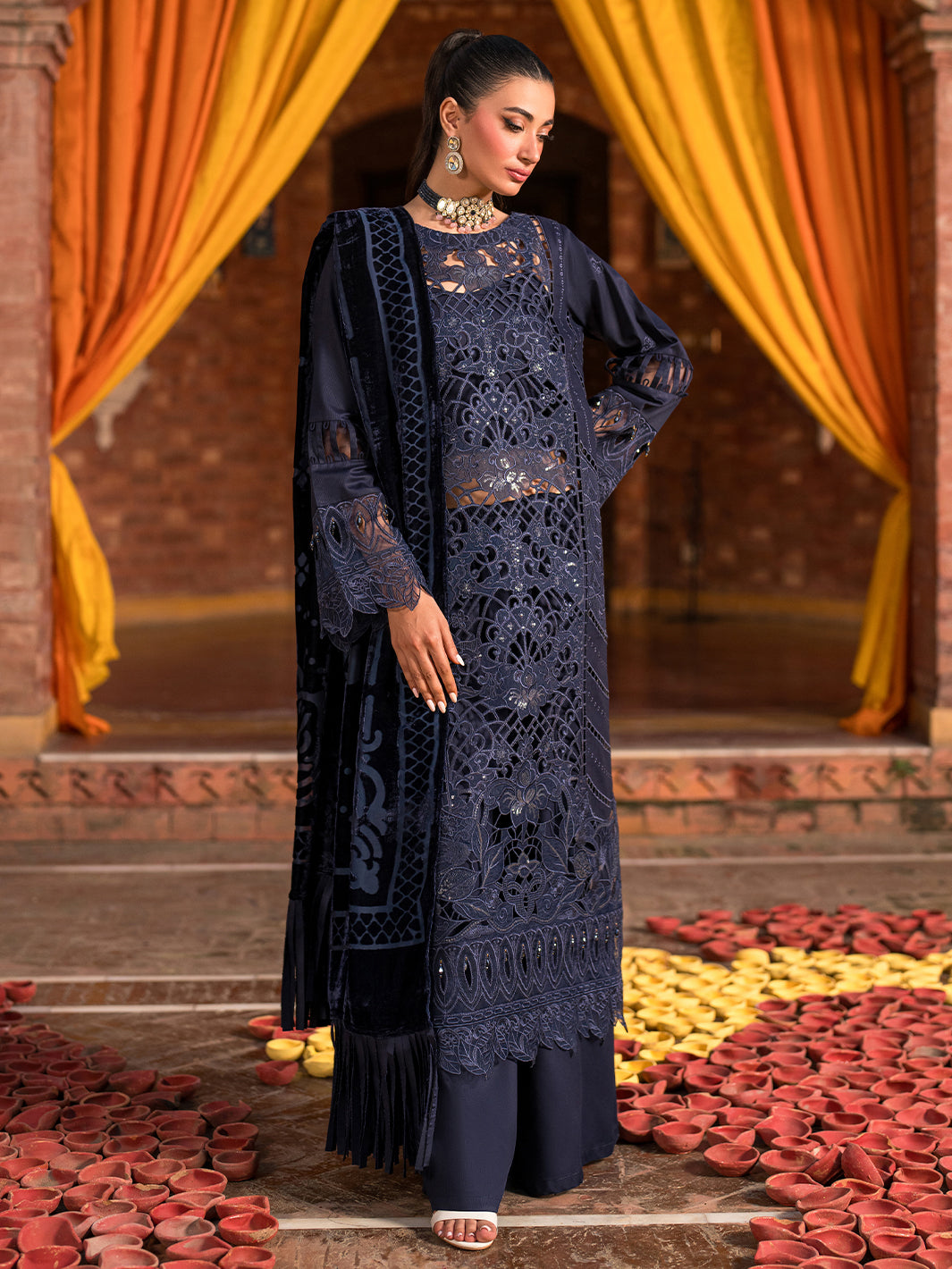 Mahnur | Nazakat Luxury Winter | SIRA
