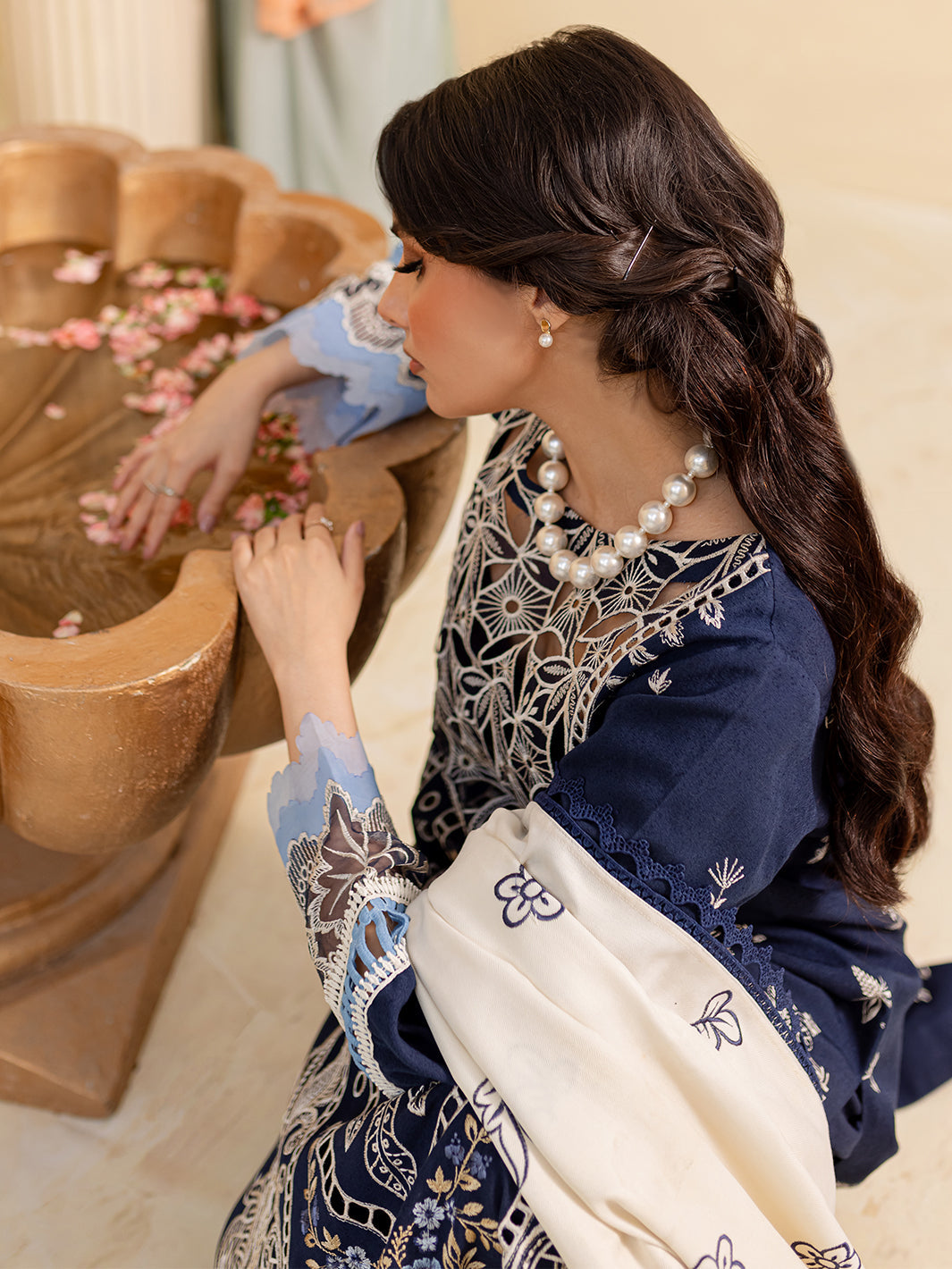 Mahnur | Veronica Luxury Karandi 24 | MABEL