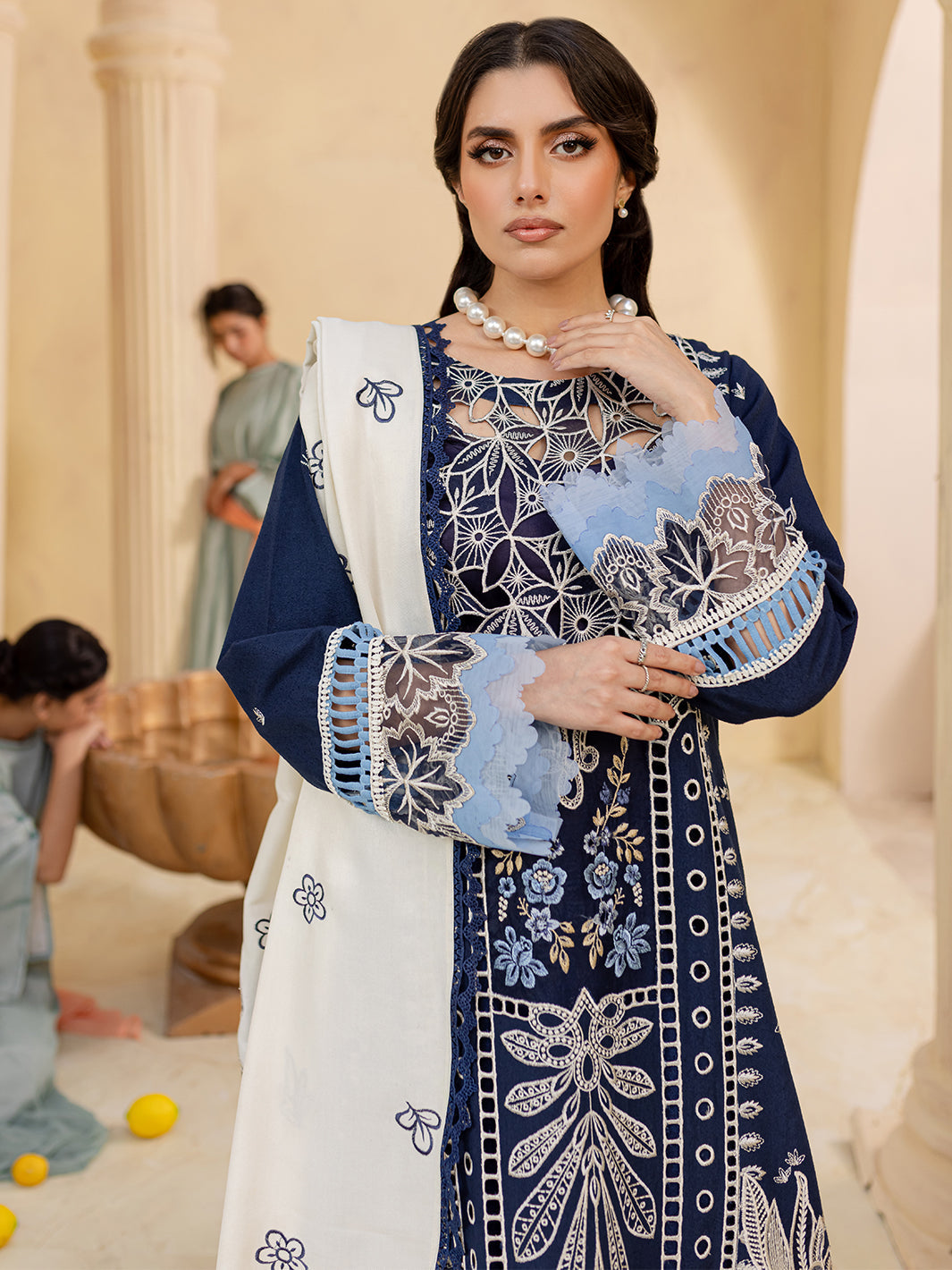 Mahnur | Veronica Luxury Karandi 24 | MABEL