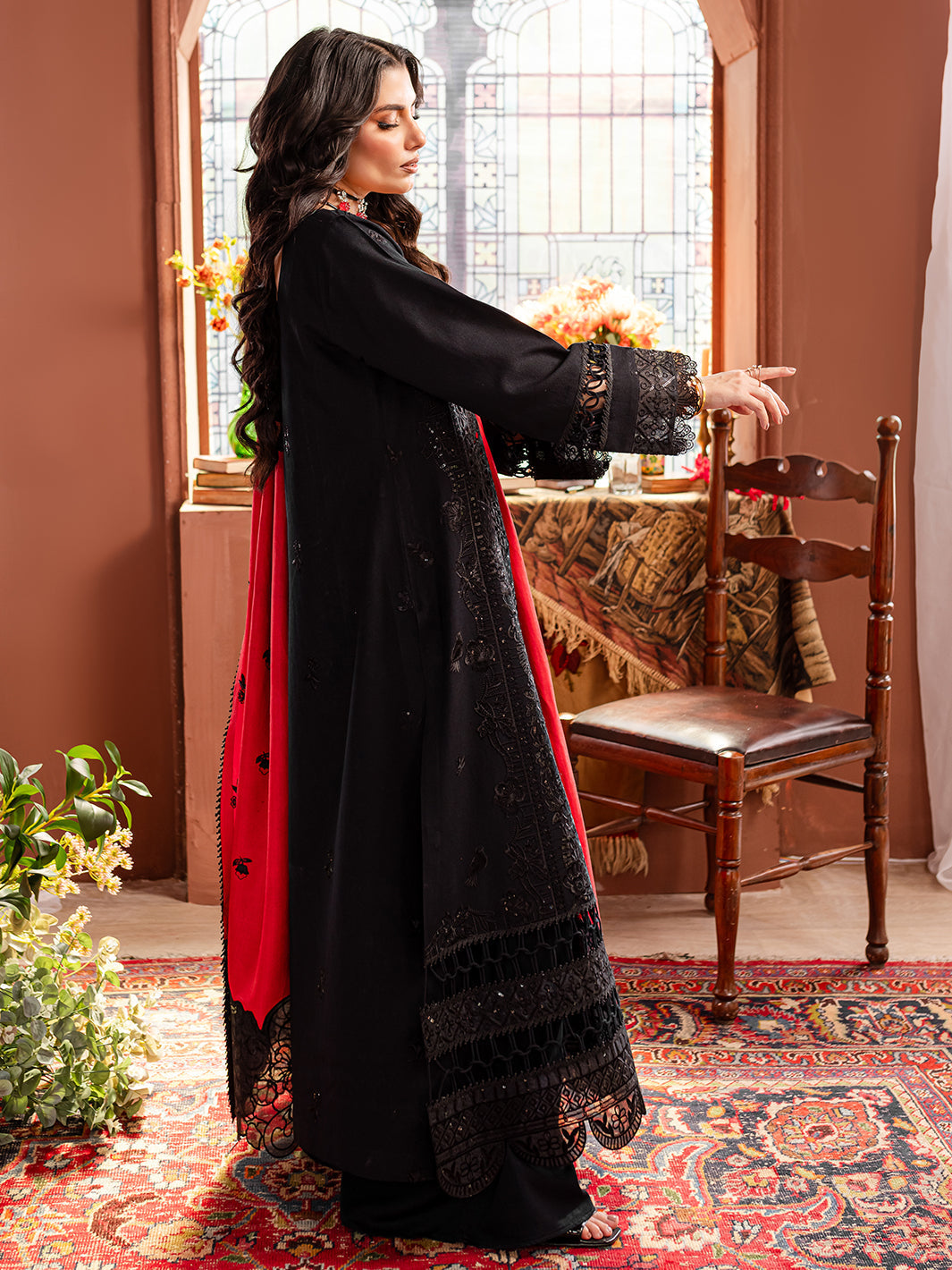 Mahnur | Veronica Luxury Karandi 24 | MARGARET