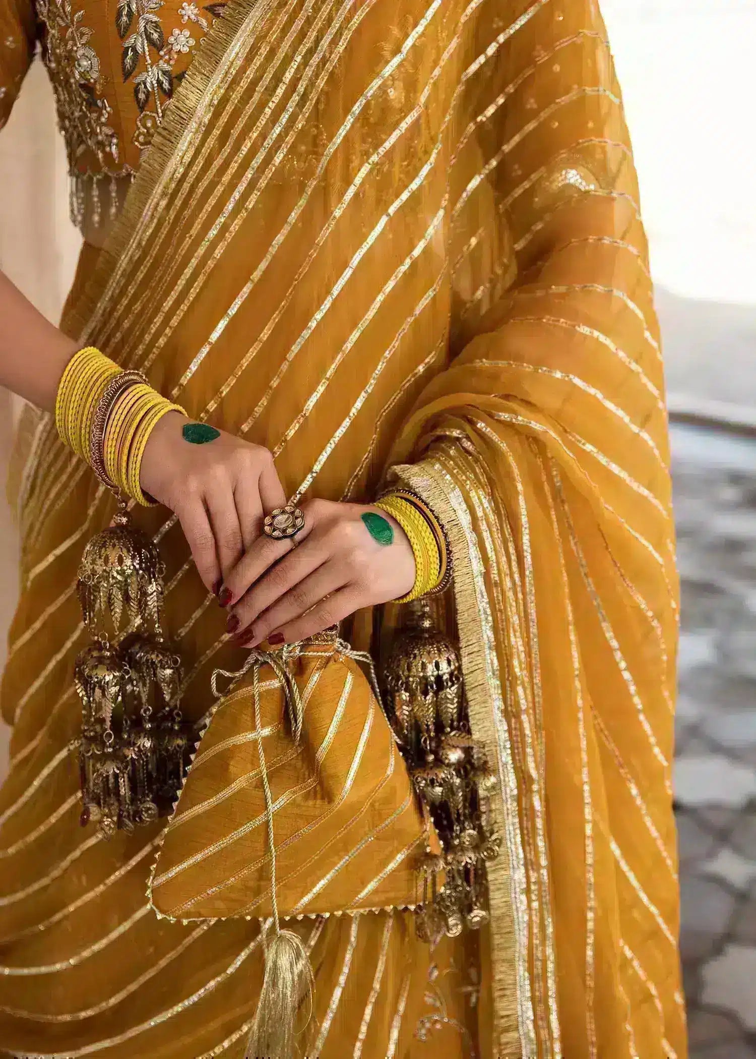 Mahum Asad | Gul Posh Luxury Formals â23 | Nazneen