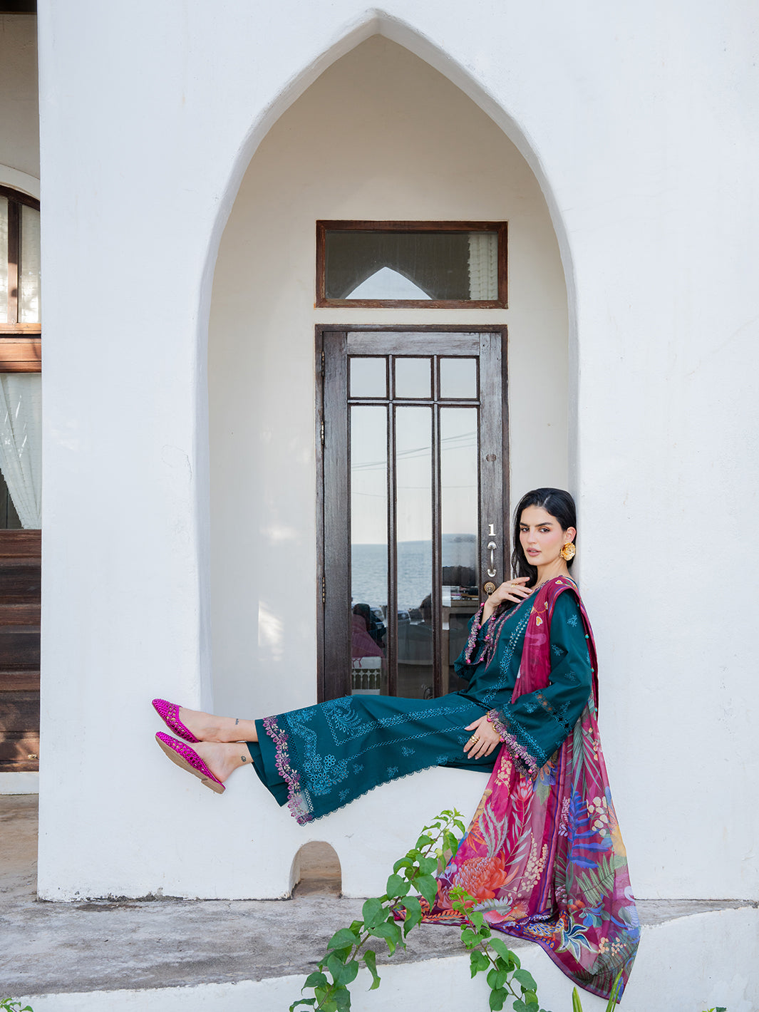 Izel | Dareen Luxury Lawn 26 | Nashmia