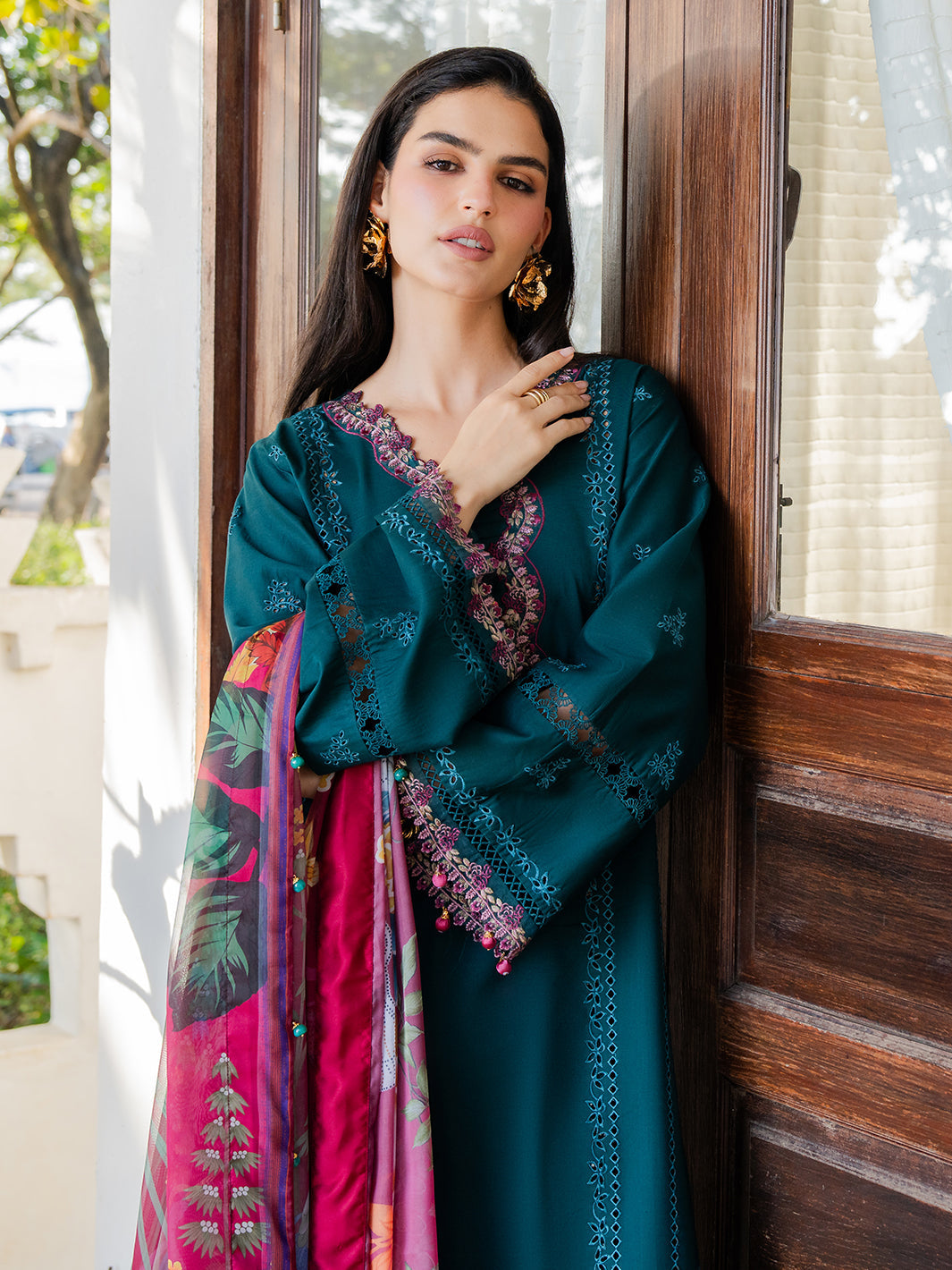 Izel | Dareen Luxury Lawn 26 | Nashmia
