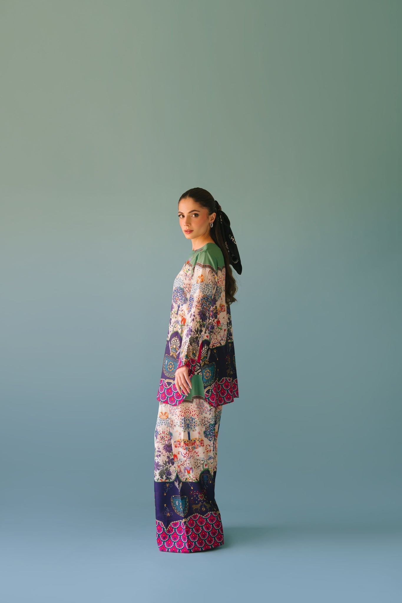 Sammy K | Lawn Pret 25 | Hanging Garden
