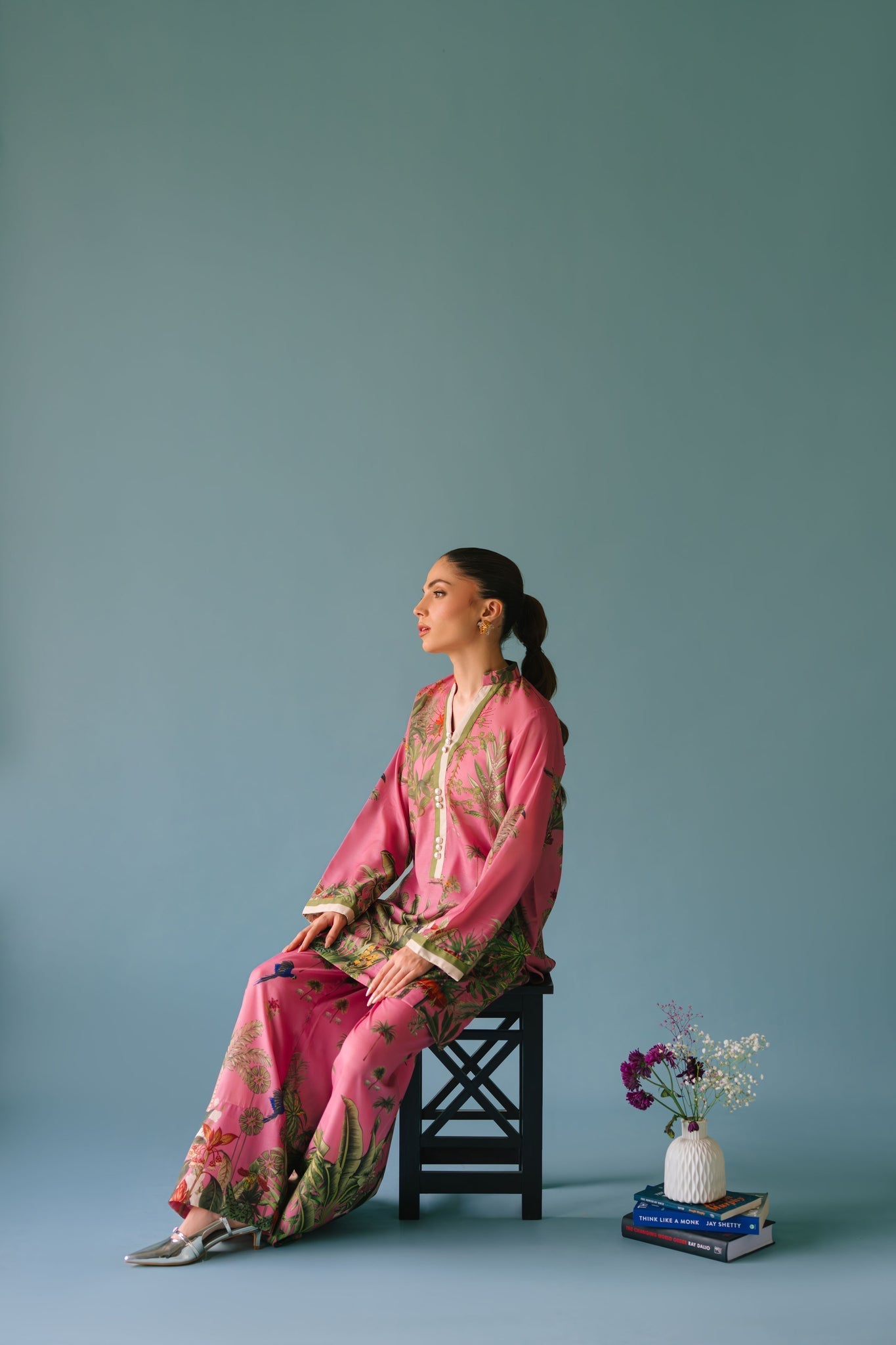 Sammy K | Lawn Pret 25 |Enchanting garden
