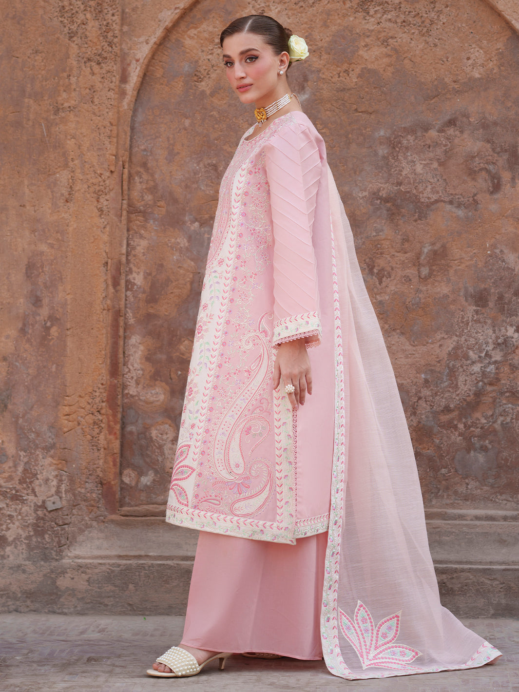 Mahnur | Nilofer Luxury Lawn 26 | NL-01