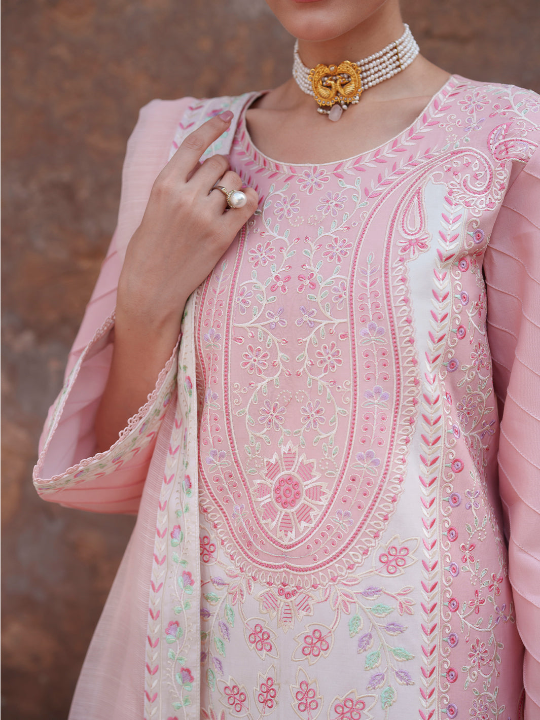 Mahnur | Nilofer Luxury Lawn 26 | NL-01