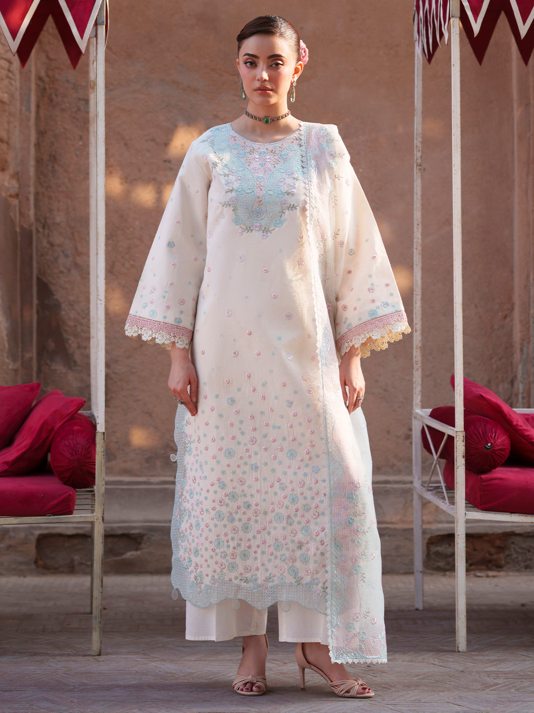 Mahnur | Nilofer Luxury Lawn 26 | NL-02