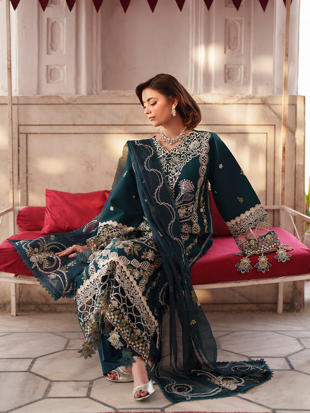 Mahnur | Nilofer Luxury Lawn 26 | NL-13