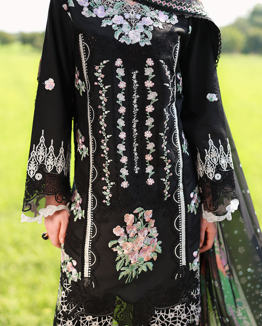 Mushq | The Secret Garden Lawn | Nightshade Bloom
