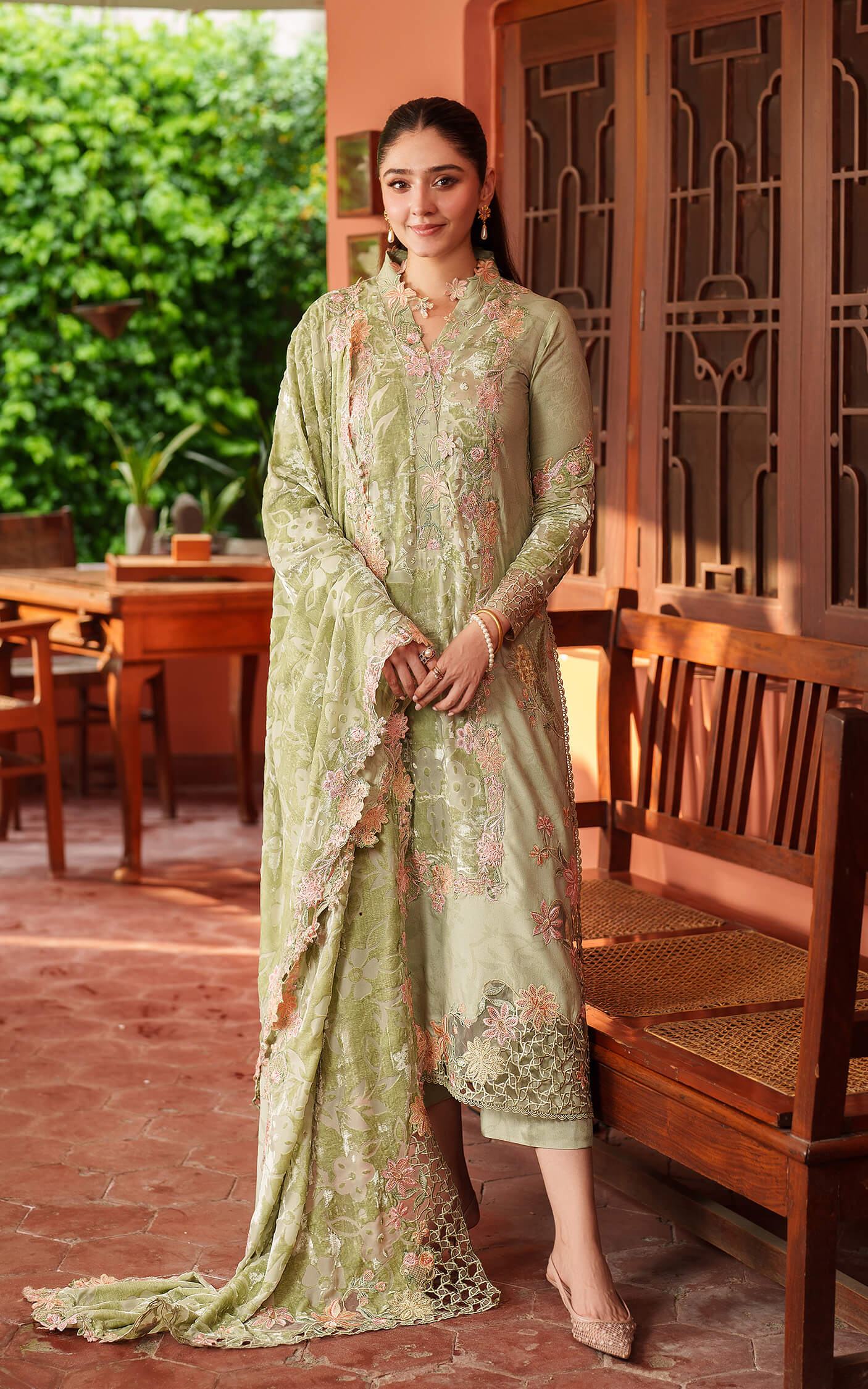 Asifa and Nabeel | Pashmina Luxe 25 | Noir LWC25-04