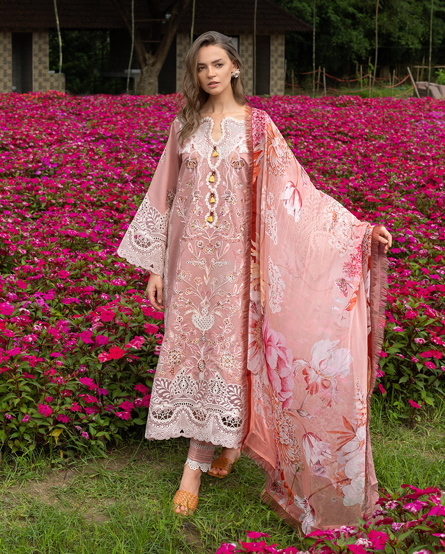 Mushq | The Secret Garden Lawn | Peach Blossom