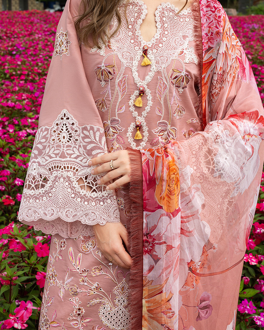 Mushq | The Secret Garden Lawn | Peach Blossom