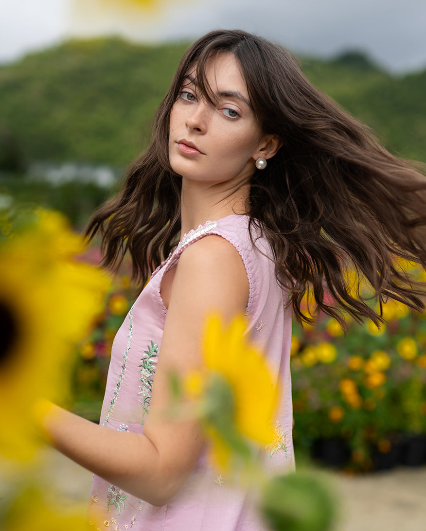 Mushq | The Secret Garden Lawn | Peony Glow