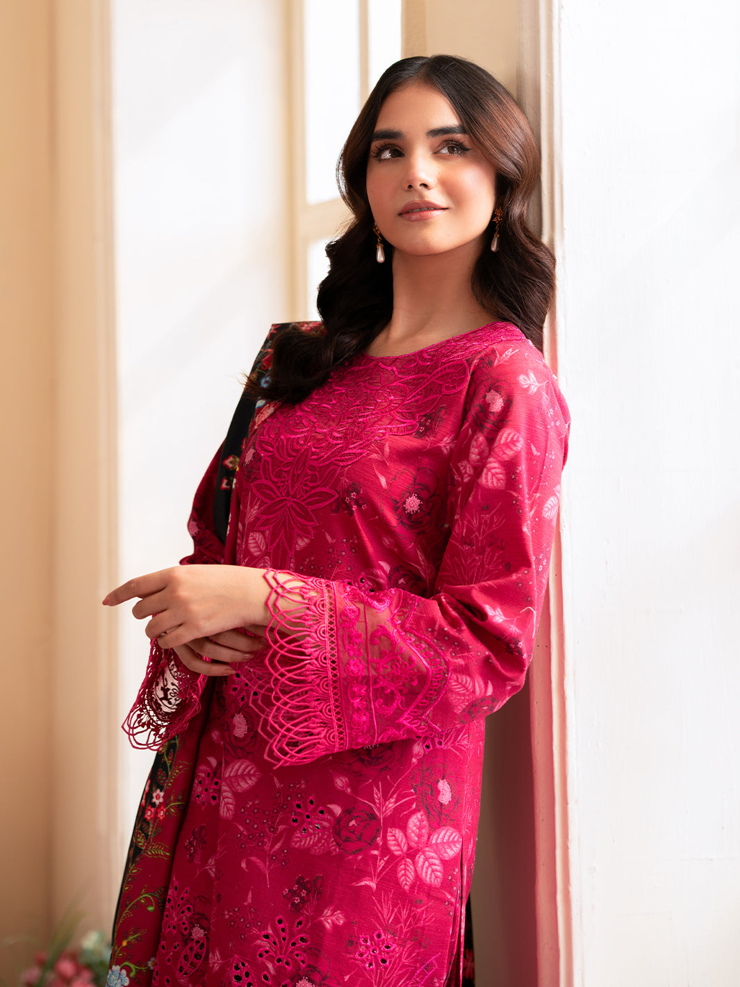 Mahnur | Leila Winter 24 | Petunia