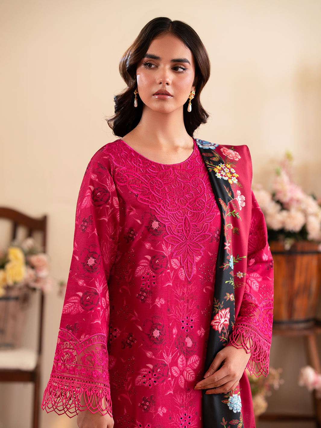 Mahnur | Leila Winter 24 | Petunia