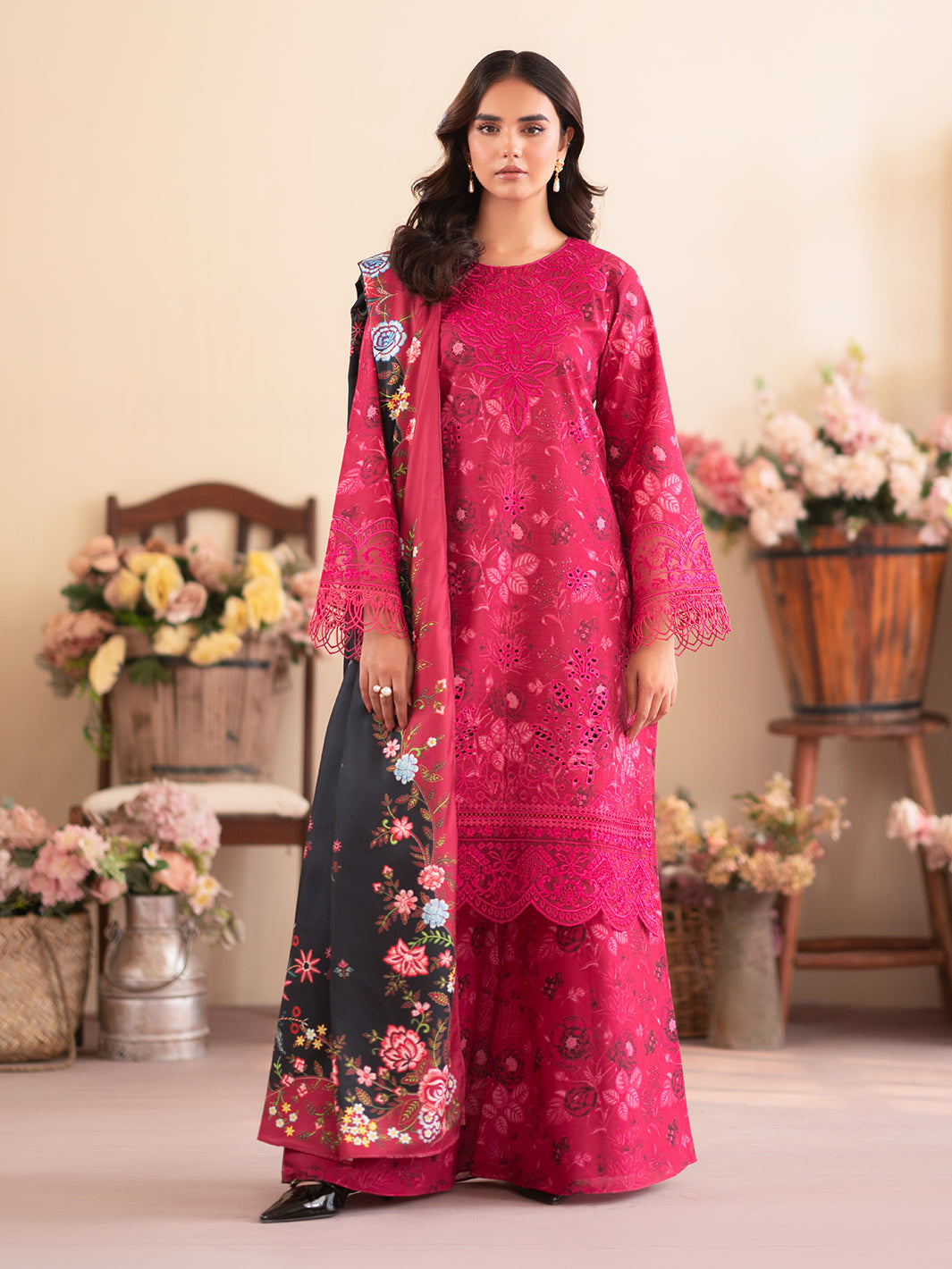 Mahnur | Leila Winter 24 | Petunia