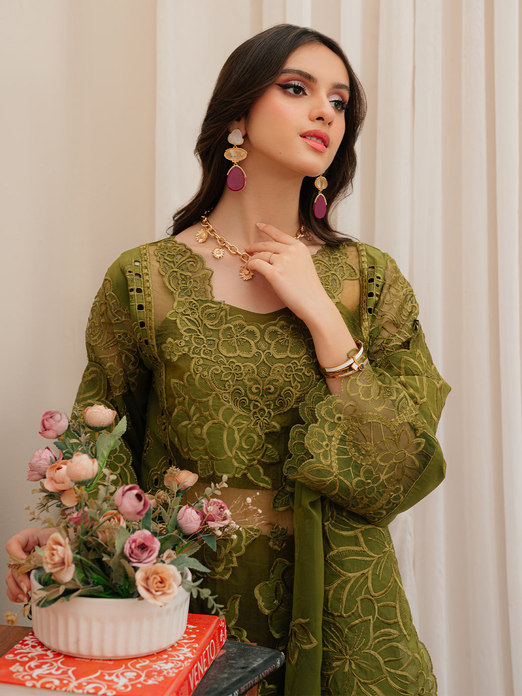 Mahnur | Allenura Luxury Lawn 24 | REVERIE