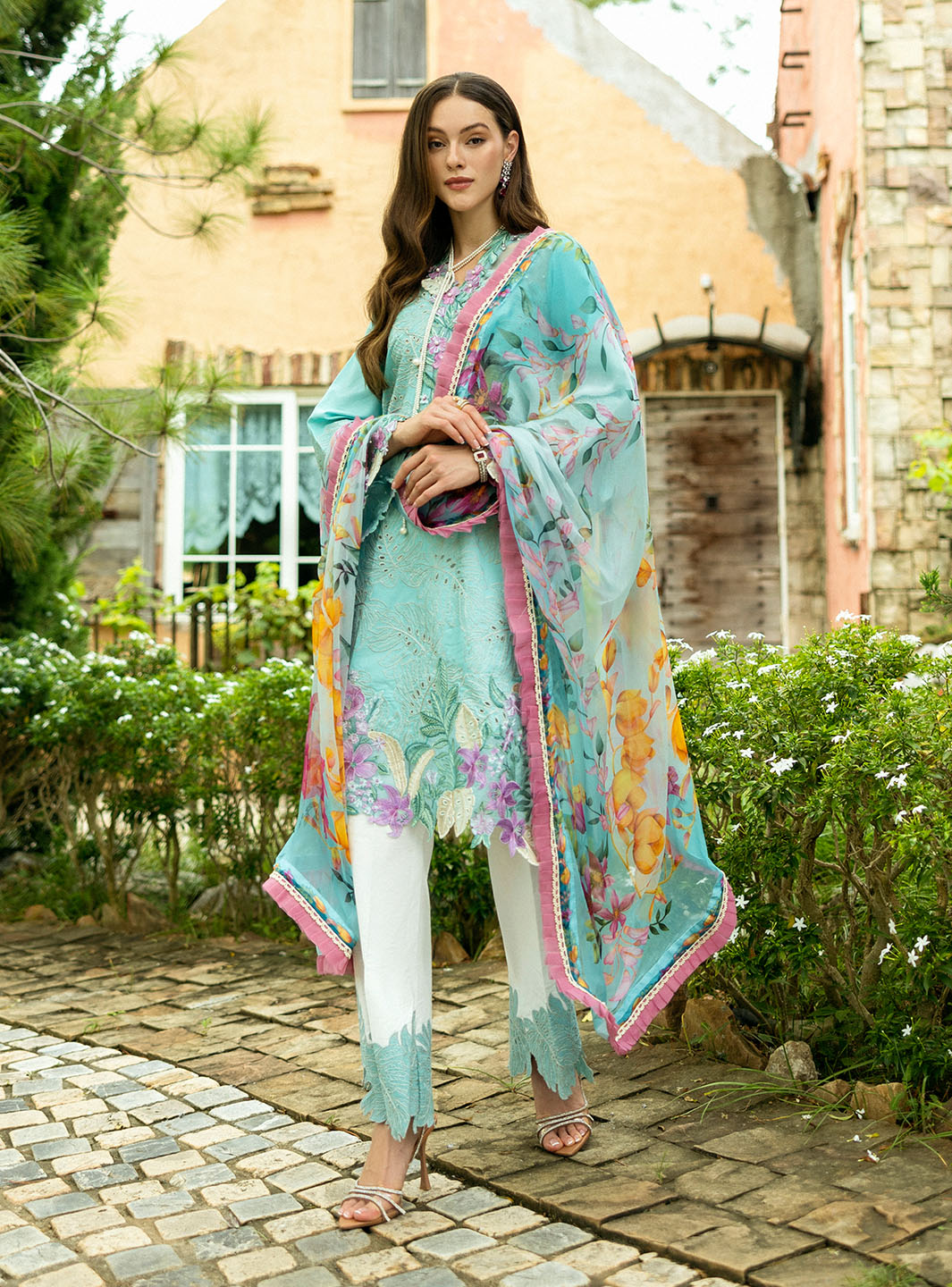 Roheenaz | Flanerie Lawn 25 | Helene-3B