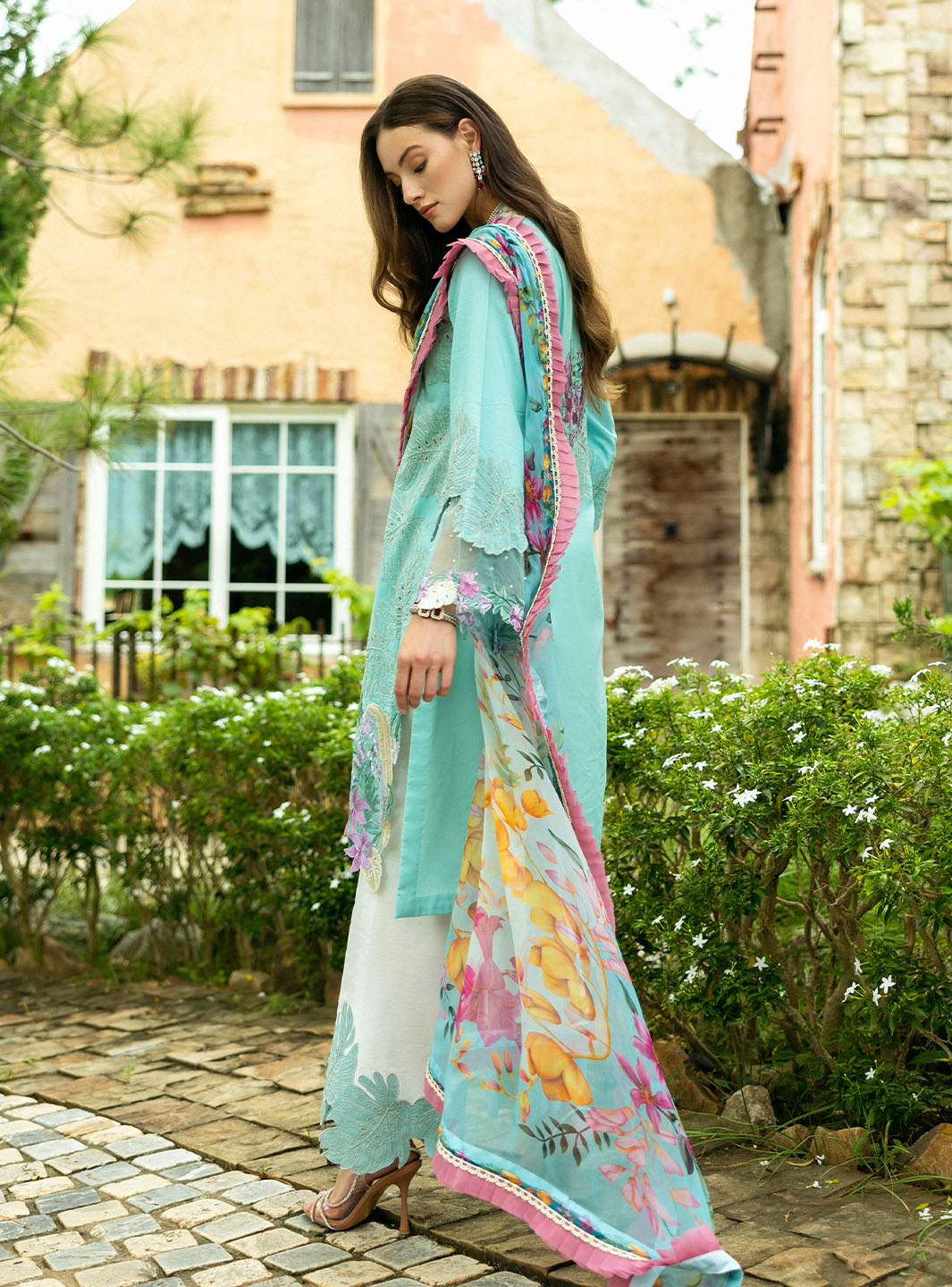 Roheenaz | Flanerie Lawn 25 | Helene-3B