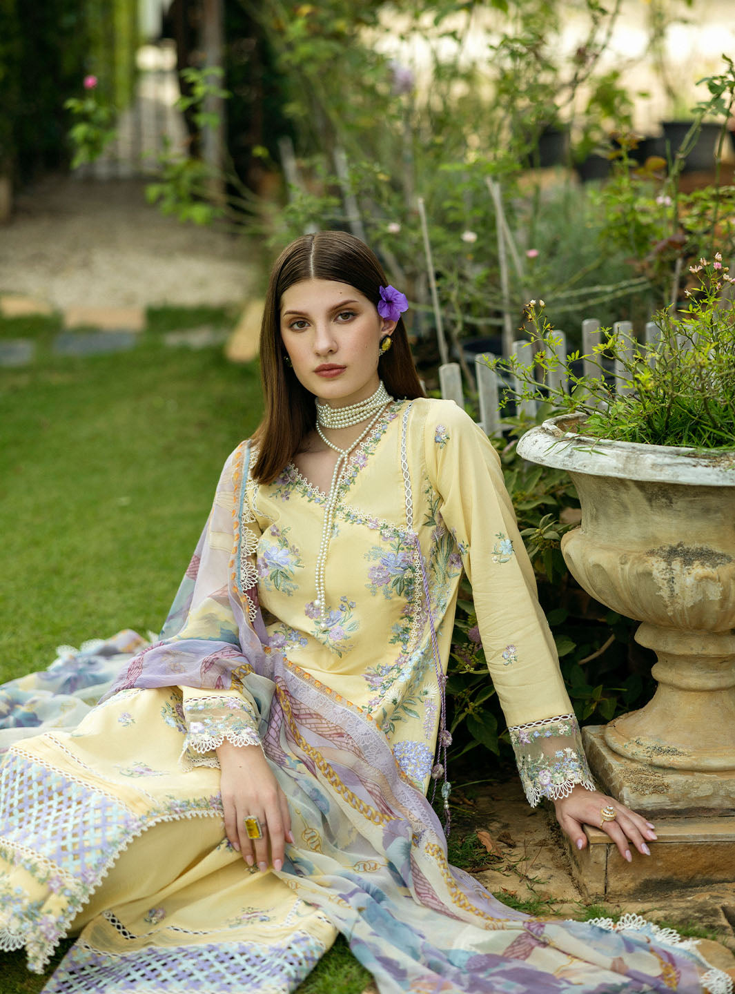 Roheenaz | Flanerie Lawn 25 | Gisele-4A