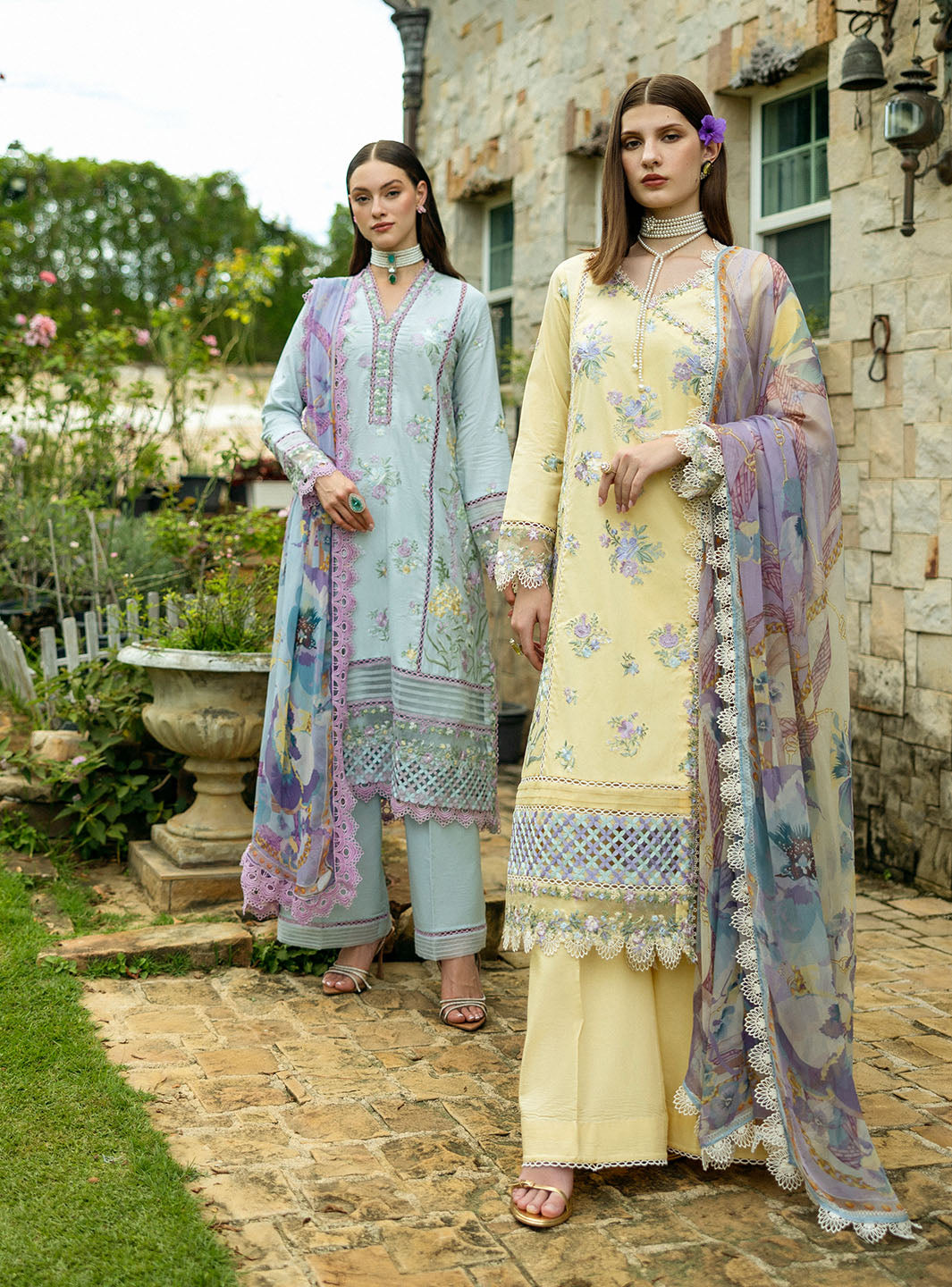 Roheenaz | Flanerie Lawn 25 | Gisele-4A