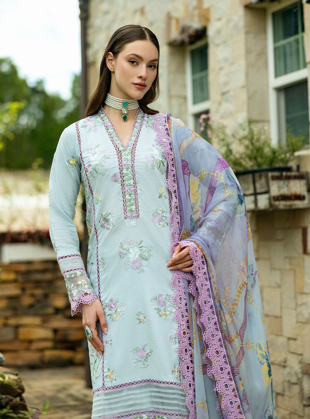 Roheenaz | Flanerie Lawn 25 | Emilie-4B