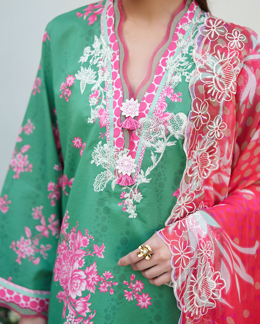 Roheenaz | Whispered Florals | Rose Mist
