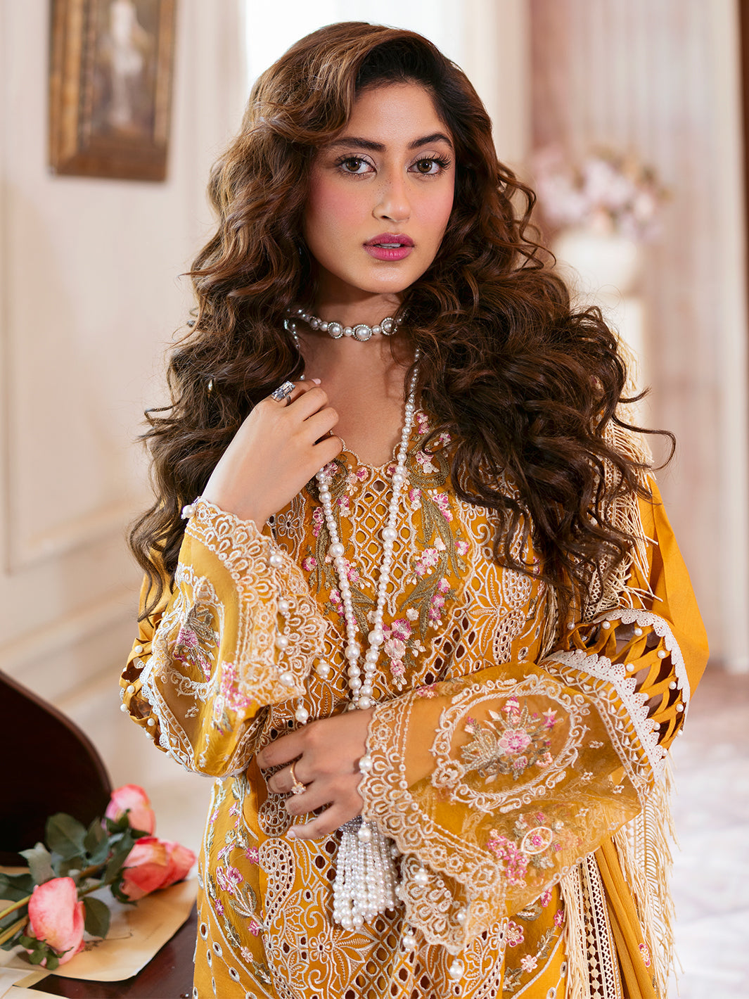 Mahnur | Sophie Luxury Lawn 25 | Rosy