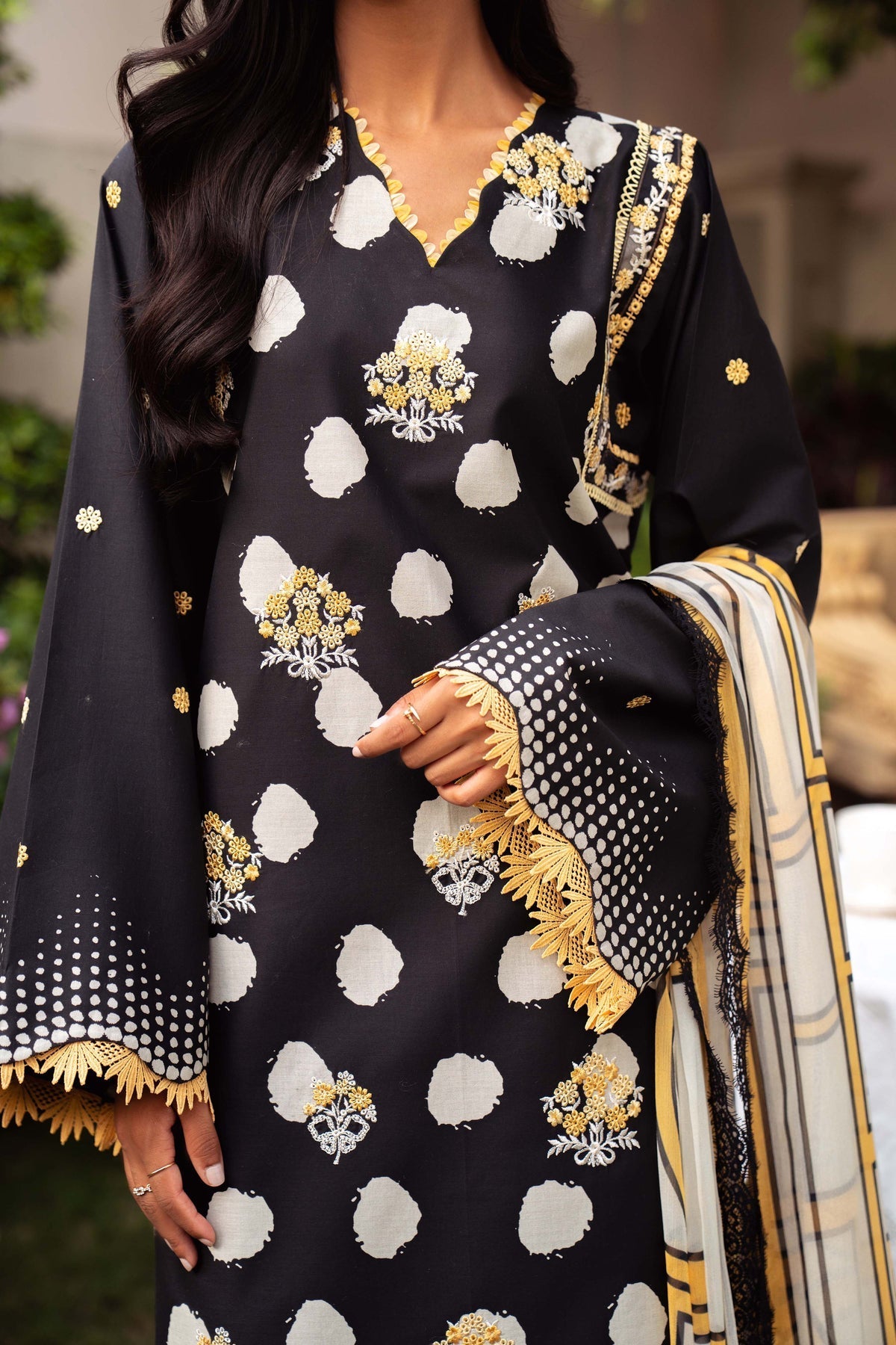 Sable Vogue | Lila Lawn 25 | SAL-03-25
