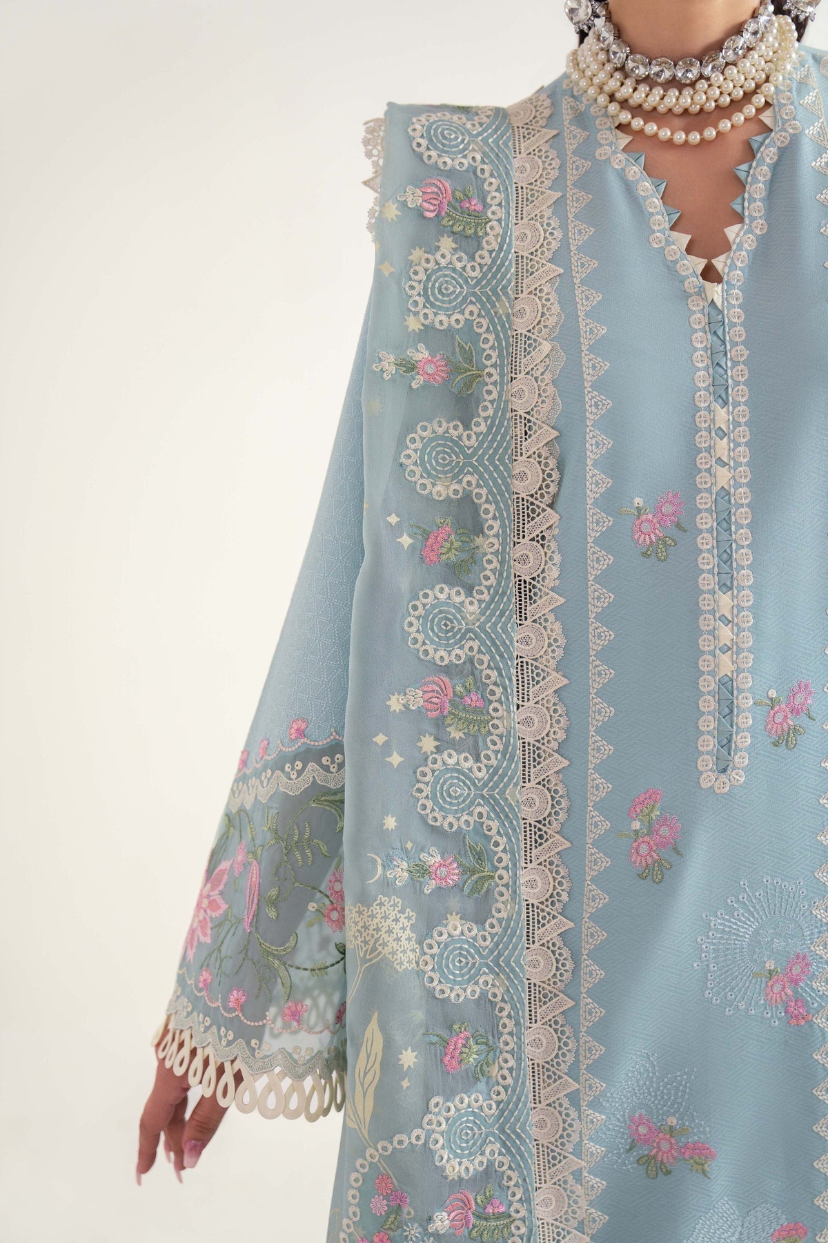 Sable Vogue | Luxury Lawn 25 | SL-06-25-V2