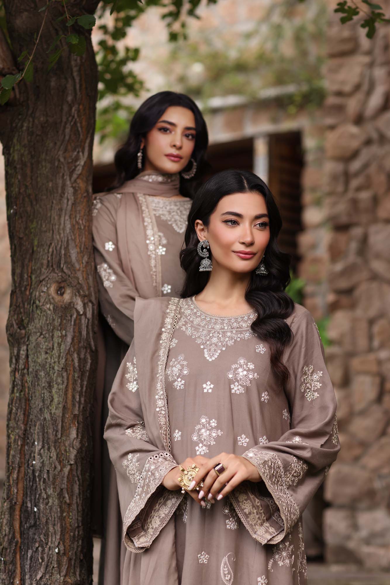 Noor by Saadia Asad | Suzaankari Winter 24 | D02